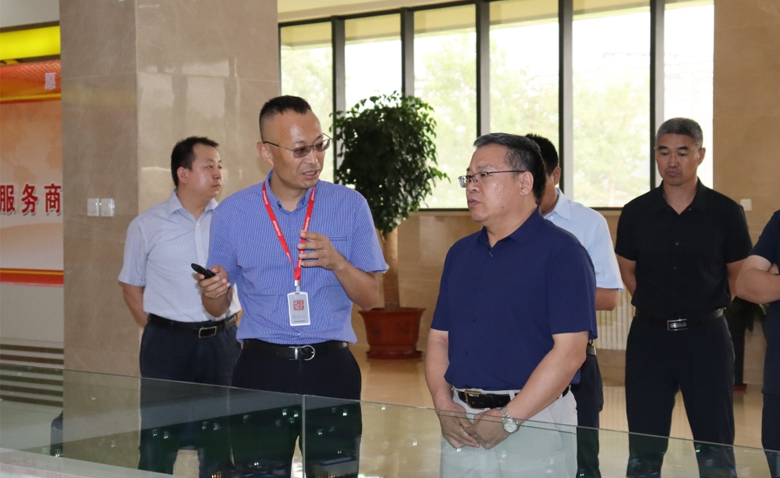 Shi Ji 'an, member of the Standing Committee of the Inner Mongolia Autonomous Region People's Congress, and his party visited the company for investigation.